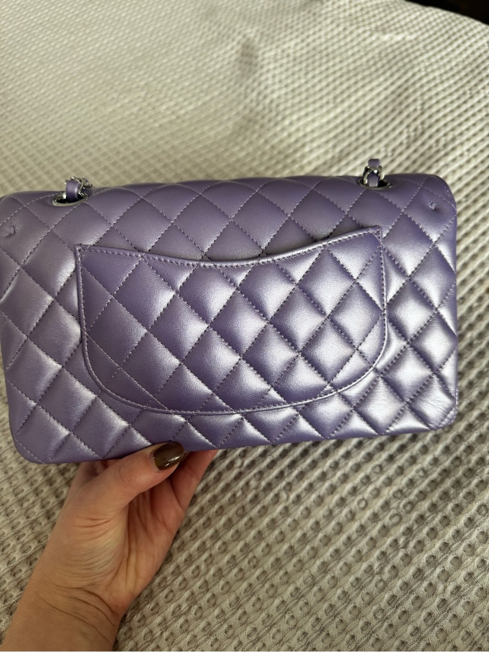CHANEL Lavender Quilted Lambskin Classic Flap medium 23P - Picture 3 of 16
